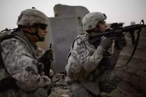 Солдаты армии США из боевой группы 3-й бригады, 4-й ID в Багдаде, Ирак.